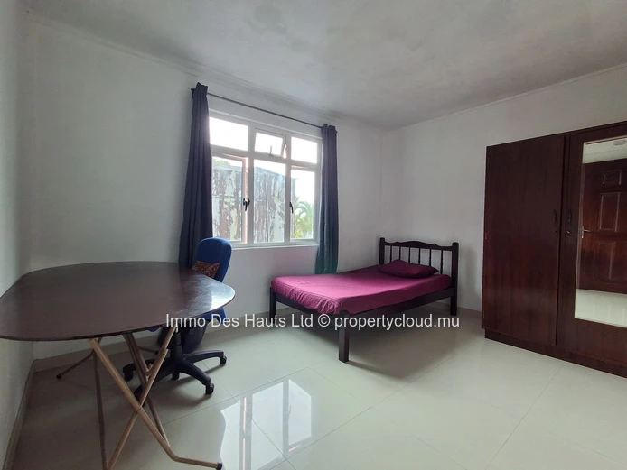 2-bedroom Apartment furnished for rent long term forest side Curepipe 