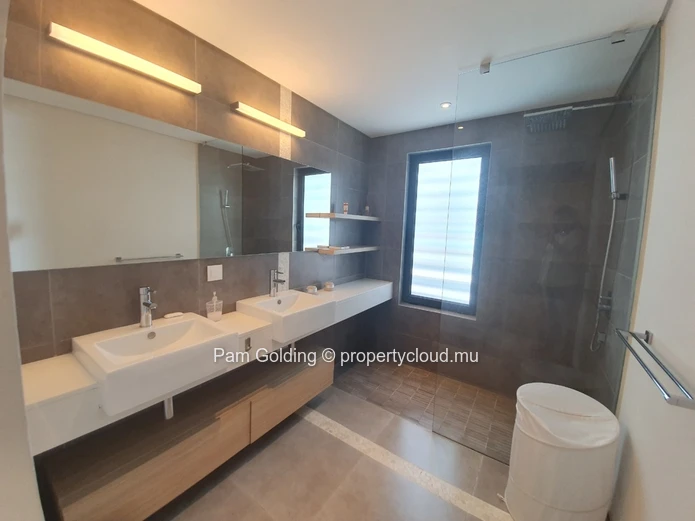 Luxurious 3 Bedroom Penthouse with Jacuzzi | Grand Baie 