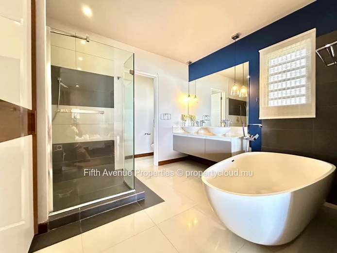 Tamarin – 3-Bedroom Beachfront Apartment