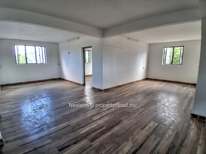 Exceptional commercial premises for rent – Strategic location in Vale