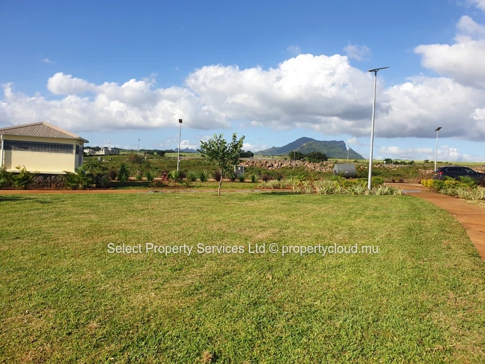 Corner plot en vente à Jardins d'Anna Phase 2  - Flic en Flac