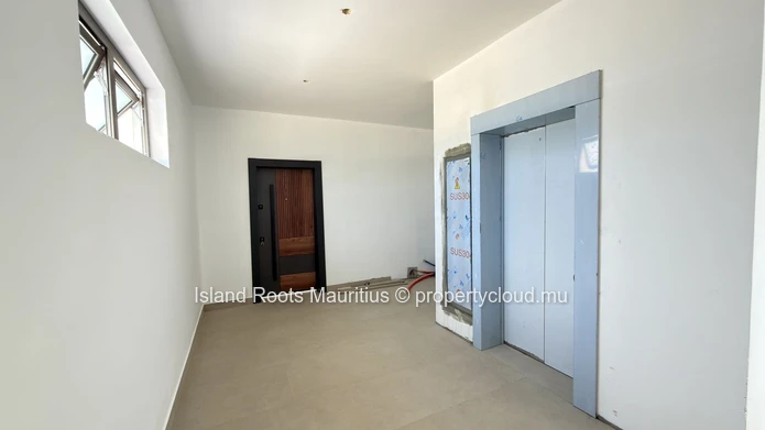 Modern Living in Péreybère – 3-Bedroom Penthouse for Sale (Sole Mandate)