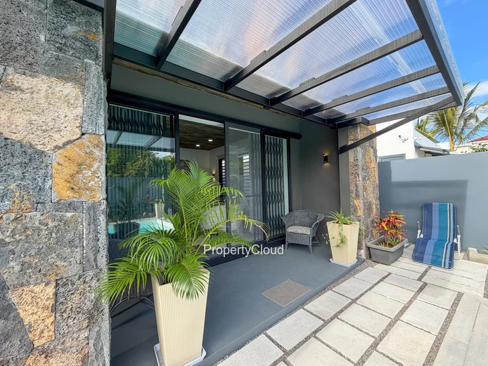 For Rent - A 300 Sqm 3-Bedroom Villa In Calodyne, Minutes Walk From The Beach