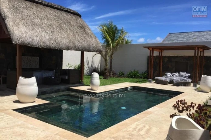 A vendre une villa accessible à l'achat aux étrangers et aux mauriciens à proximité de Grand Baie dans un bel environ...