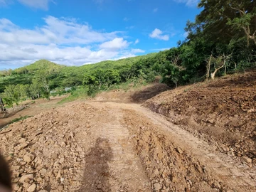 <br/>Desirable Large Block of Land with Superb Mountain and Sea Views! Superb Luxury, Surprisingly Affordable!