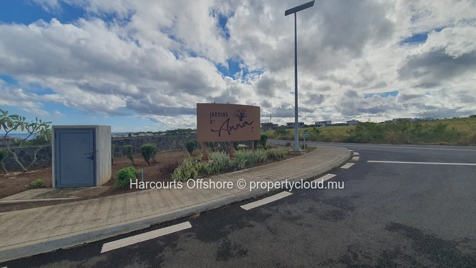 439 m² Sea-View Plot in Résidence Anna, Flic en Flac