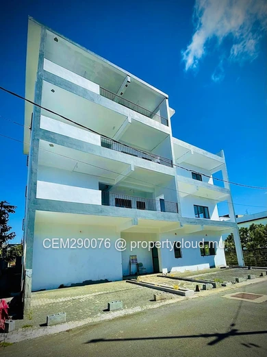 Maison à deux logements avec potentiel d'investissement à vendre – Quatre Bornes (près de Sodnac)