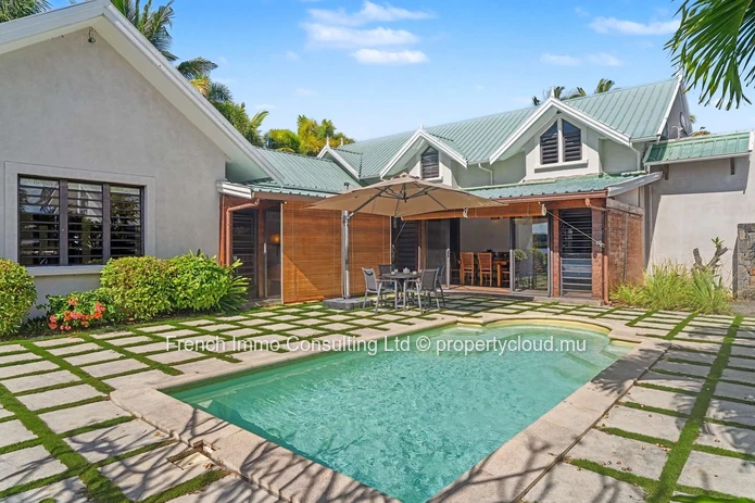Villa pieds dans l'eau a providence sur mer, 4 chambres en suites