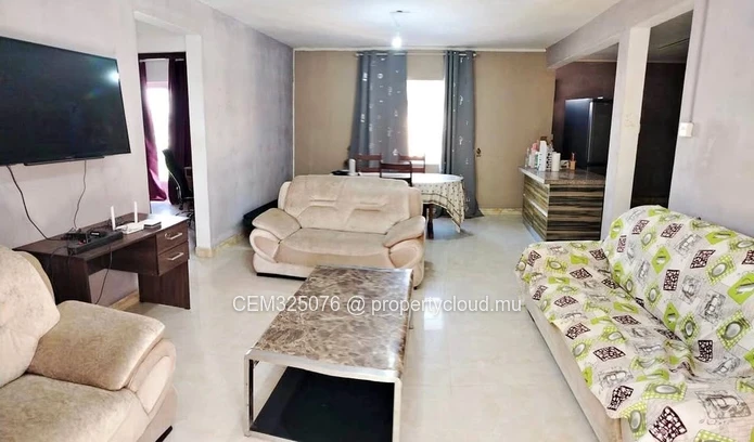 Élégant appartement de 3 chambres avec vue sur le centre équestre à louer à Floréal