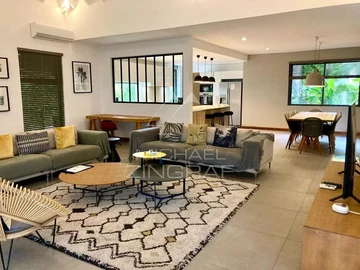 4 Bedroom Villa