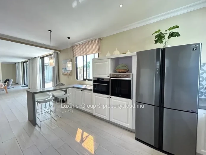Contemporary Villa for Rent with Pool, Kiosk and Security System