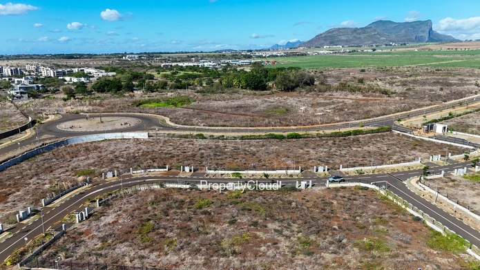 À Vendre | Terrain À Magenta Parkside, Cascavelle | 687.68 M² | Rs 7.7M