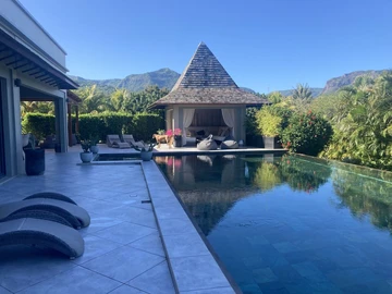 8 Bedroom Villa