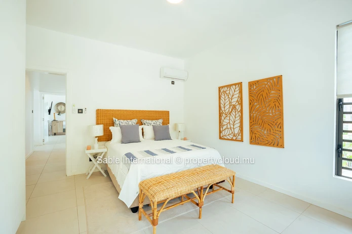 Luxury Penthouse with Stunning Sea Views in Tamarin - 160m² Living Space, Communal Pool, Rooftop Access, Fully Furnished