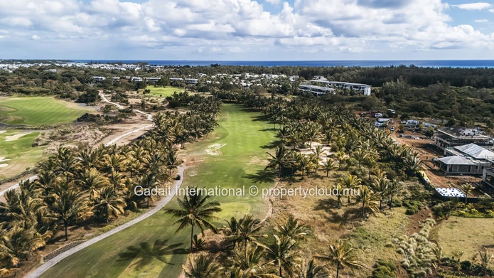 Villa de luxe à vendre à Mont Choisy Golf Estate, Île Maurice. Plus de 1 000 m² habitables, 6 chambres en suite, mais...