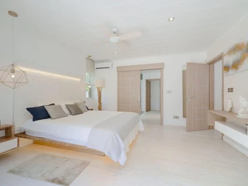 4 Bedroom Villa