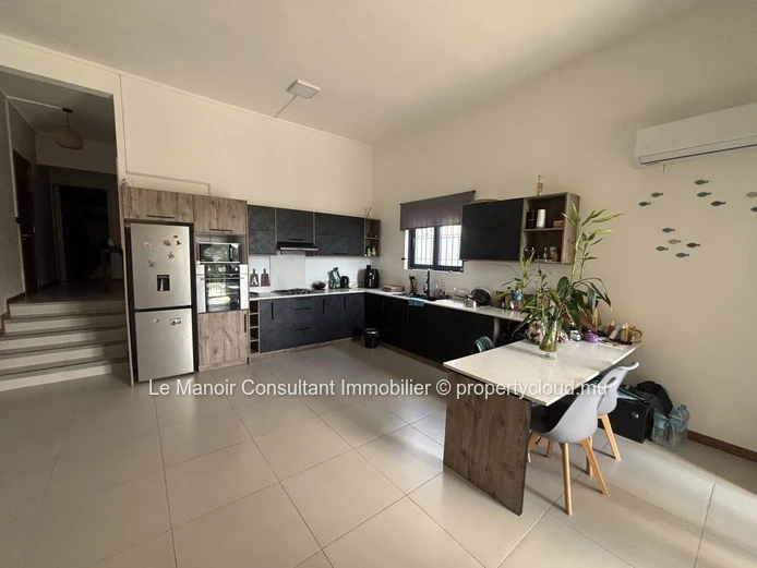 Appartement meublé 2 chambres à louer à Albion avec jardin