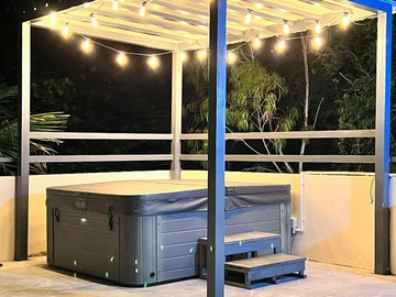 6 Bedroom Apartment