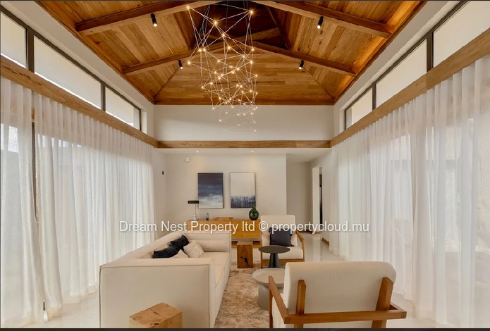 Tropical Elegance – 4-Bedroom Villa Steps from the Beach in North Mauritius