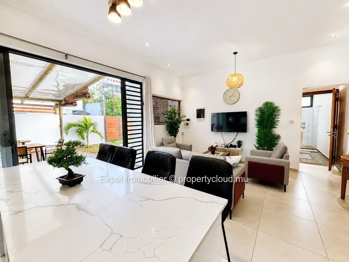 Contemporary 3-Bedroom Ground-Floor Apartment Just A Few Steps From The Sea – Trou Aux Biches