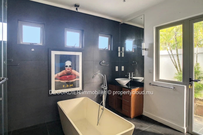 Sublime villa dans une résidence en bord de mer avec piscine privée