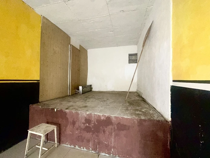 Commercial Building for Sale in Roches Brunes