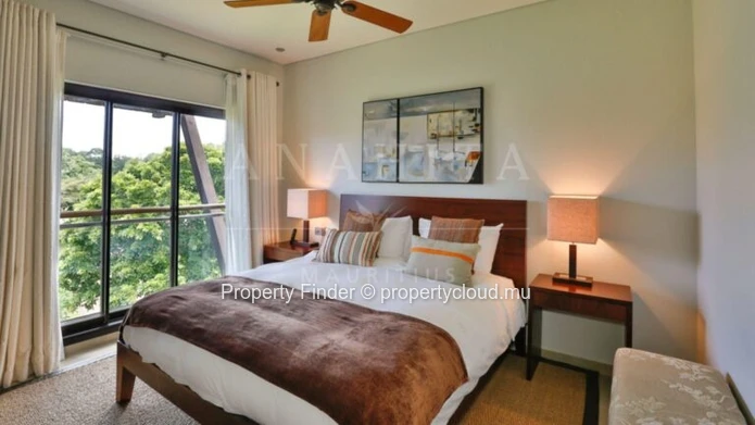 2-Bedroom Apartment with Sea Views
