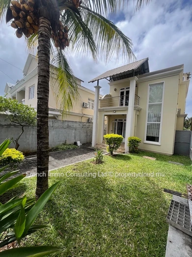 Maison 2 chambres avec jardin a mon Choisy