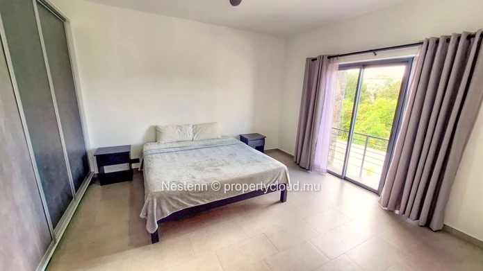 Spacious and bright 4 bedroom villa with its swimming pool