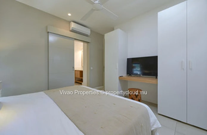 Cozy apartment accessible to foreigners for sale in Pointe aux Canonniers, 131m², 3 bedrooms, shared pool, garden, se...