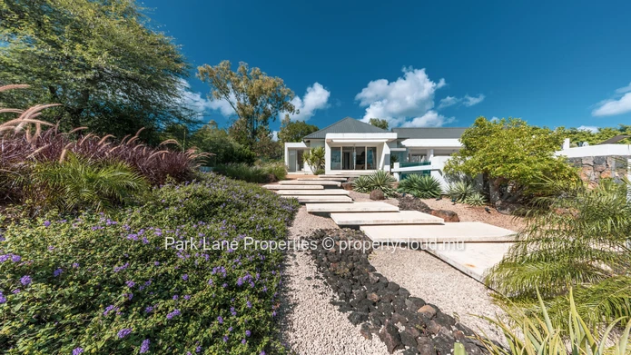 Villa Contemporaine avec Vue Imprenable sur la Montagne