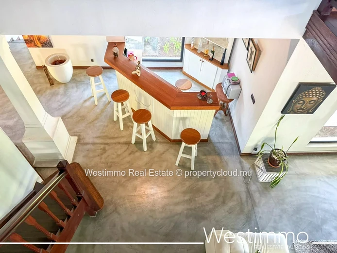 TAMARIN - 750 m2 villa ideal for a family or rental project