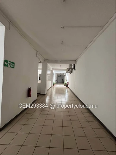 Appartement semi-meublé de 4 chambres à vendre à Beau Bassin Meldrum Towers