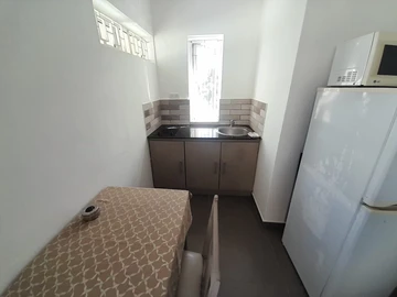 18 Bedroom Hotel