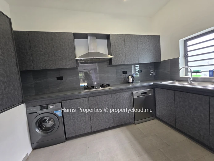 Magnifique villa en duplex meublée à louer au cœur de Grand Baie