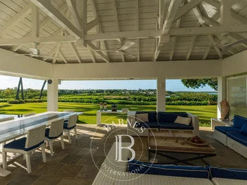 6 Bedroom Villa