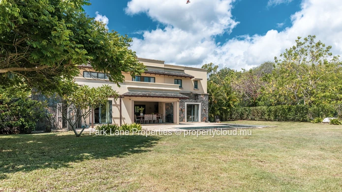 Magnifique villa familiale avec vue sur la montagne, près du parc national de Black River