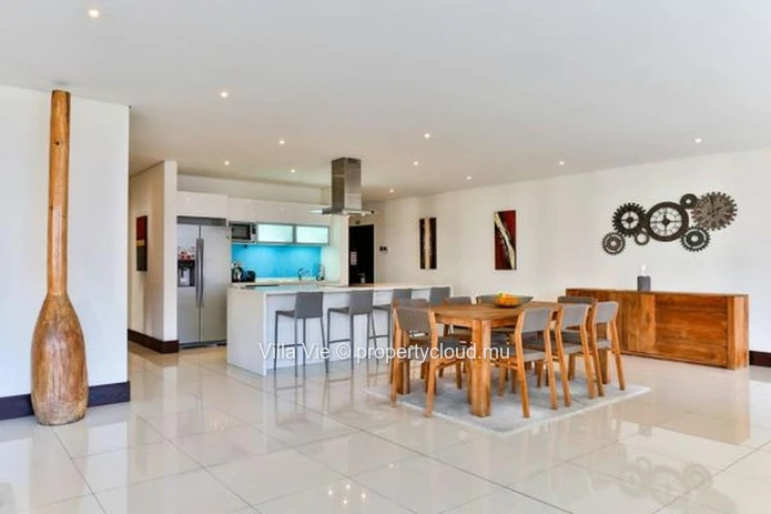 Grand Bay - Charming 3 bedroom apartment close to a shopping centre