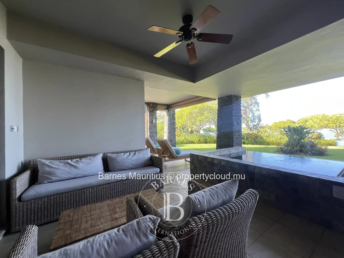 ANAHITA - Appartement en rez-de-chaussée avec vue sur la mer