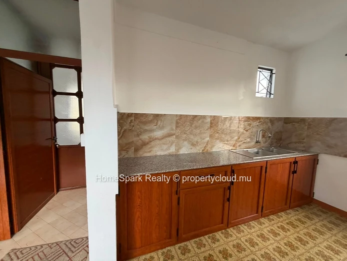 3-Bedroom Apartment for Rent – Rose Hill