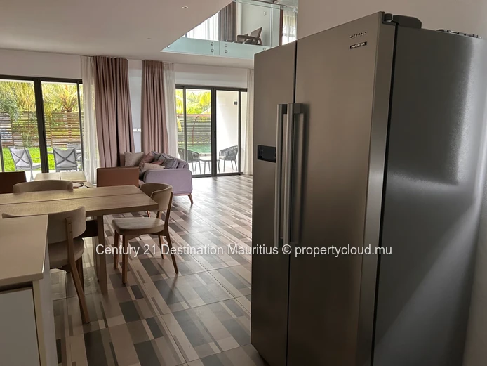 Villa  premium  de 4 chambres en duplex , avec piscine , jardin tropical et prestation de luxe  