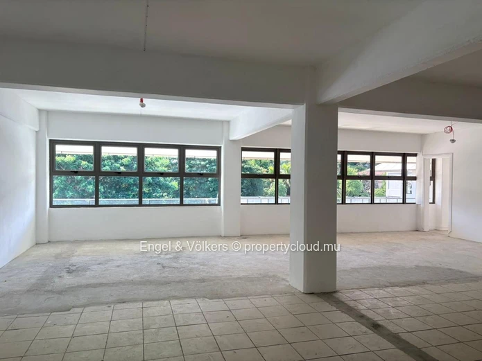 Open-Concept Office with Mountain view for Rent