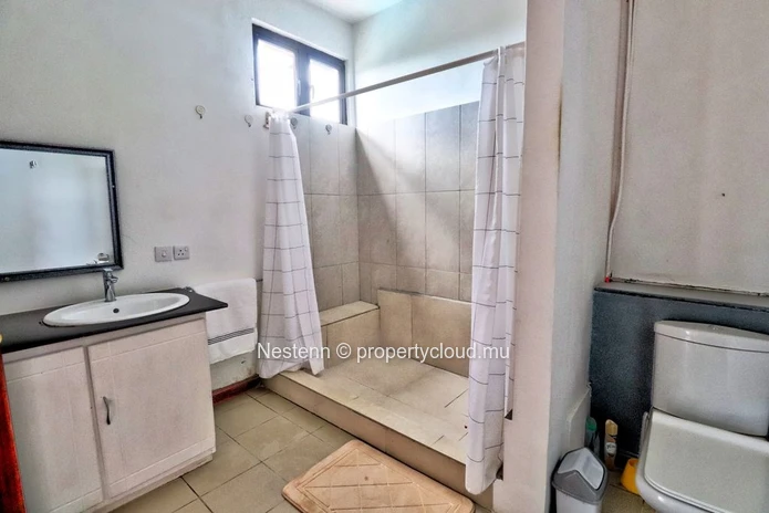 Elegant 3-bedroom duplex with private pool 