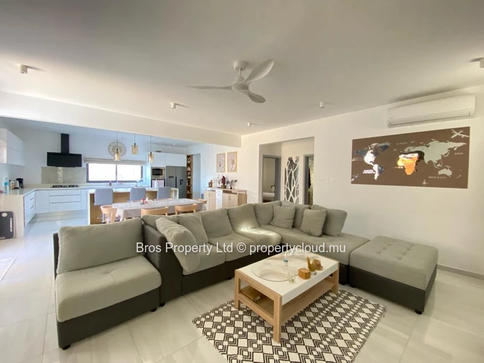 Rs 100,000/month | Modern Fully Furnished 3-Bedroom Villa for Rent in Vingt Pied, Grand Baie