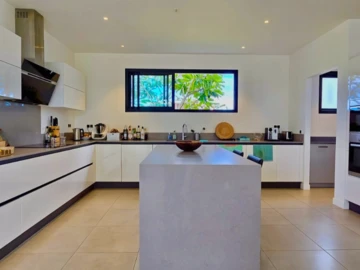 5 Bedroom Villa