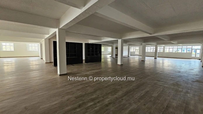 Bureau de 1100 m².
