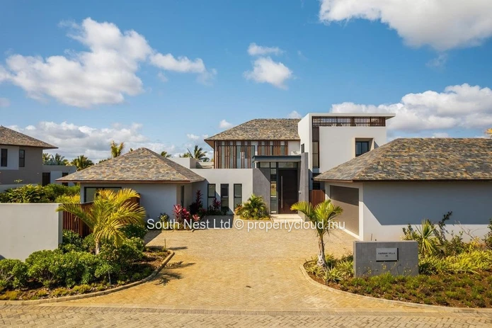 Villa de luxe exceptionnelle de 5 chambres au sein d'un domaine résidentiel prestigieux et sécurisé