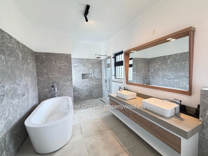 Contemporary Villa For Rent In Grand Gaube – Private Pool & Tranquil Setting