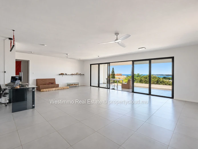 Penthouse de 200 m² avec vue mer à vendre à Tamarin