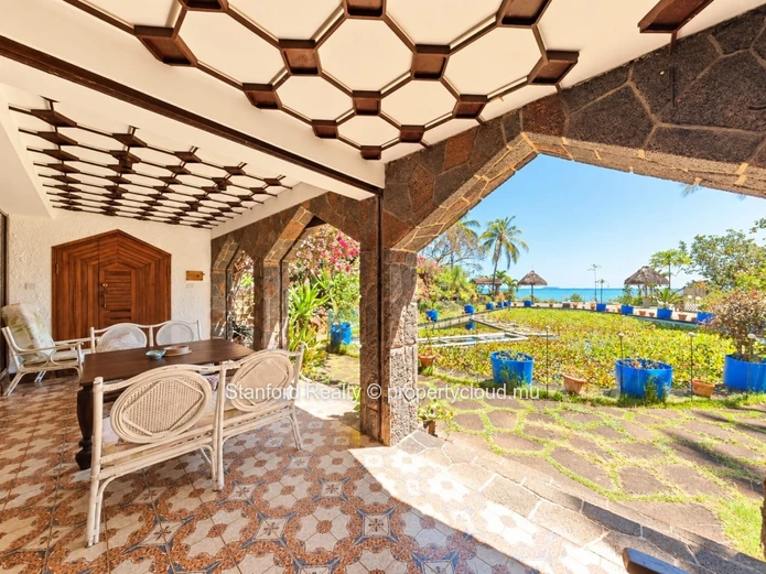 Beachfront Villa for Rent - 3 Bedrooms, Grand Gaube, North